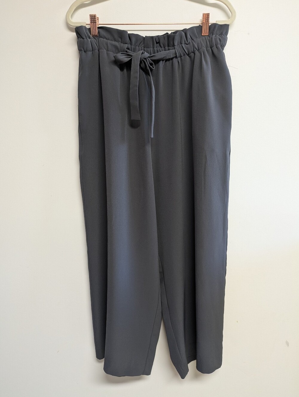 PARAPHRASE Grey Paperback Waist Culottes Wide Leg Flowy Dress pants Size Large